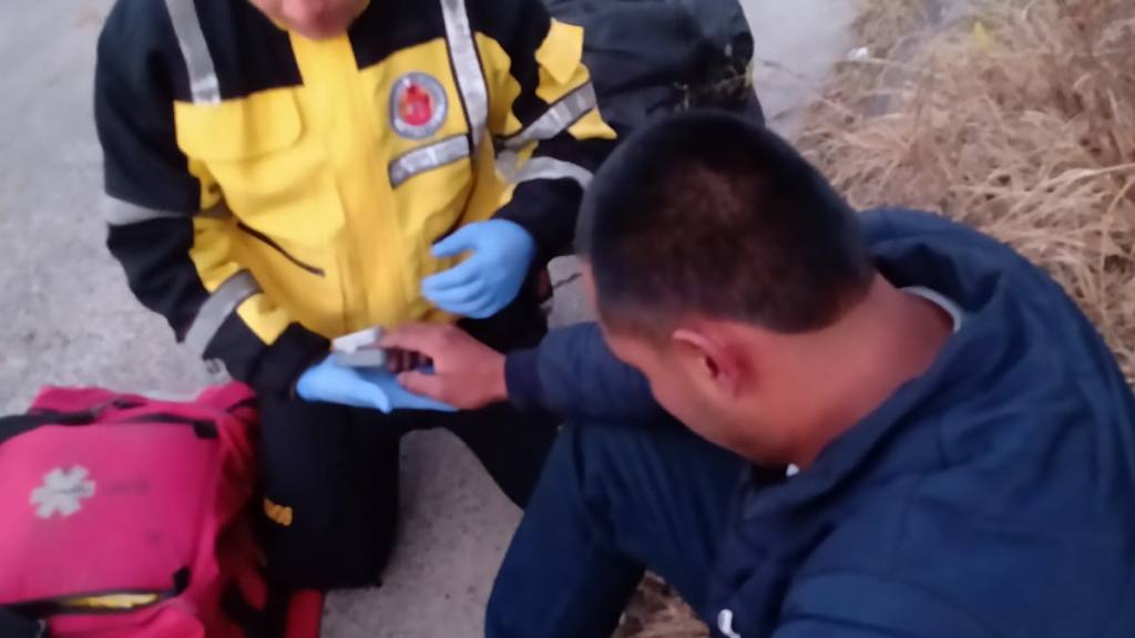 Camión queda volcado por accidente en la curva del Chilero | Bomberos Voluntarios