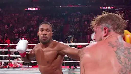 VIDEO. Anthony Joshua noquea a Jake Paul y le fractura la mandíbula