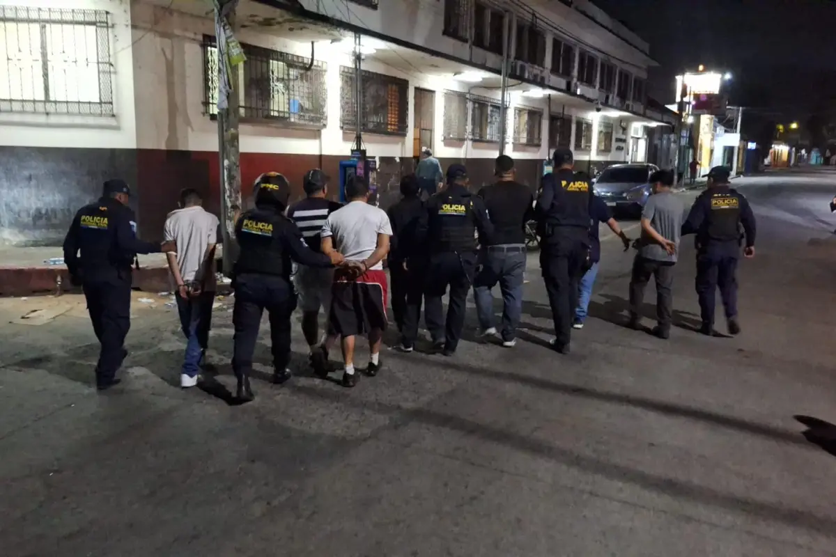 Los siete detenidos fueron llevados a la sede policial de Escuintla, para los trámites de ley., PNC de Guatemala.