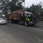 Las autoridades dieron asistencia a los choferes afectados y solicitaron el traslado de los vehiculos. ,PMT de Guatemala.