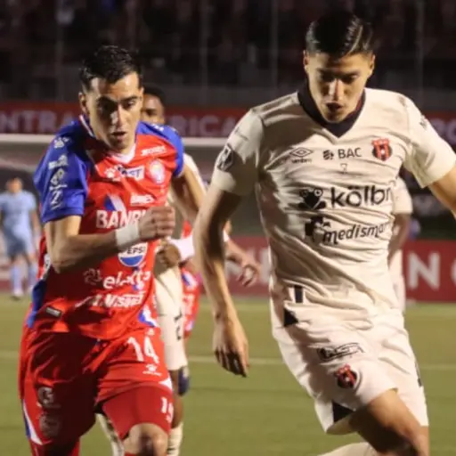 Xelajú y la remodelación del estadio Nacional ganaron titulares en la prensa nacional 