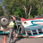 Autobús se accidenta en la ruta entre Suchitepéquez y Escuintla con saldo de cuatro heridost