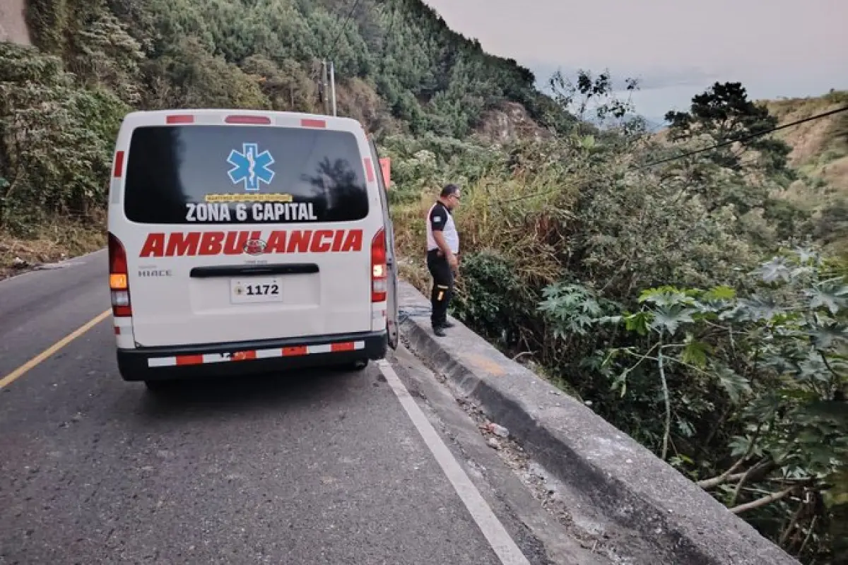 Los cuerpos de rescate encontraron los tres cuerpos en similares condiciones., Bomberos Voluntarios.