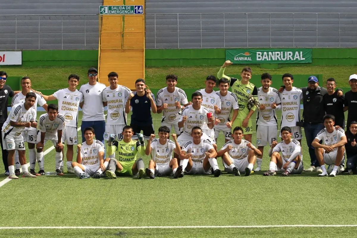 Comunicaciones se consagra campeón de la categoría especial - Comunicaciones FC