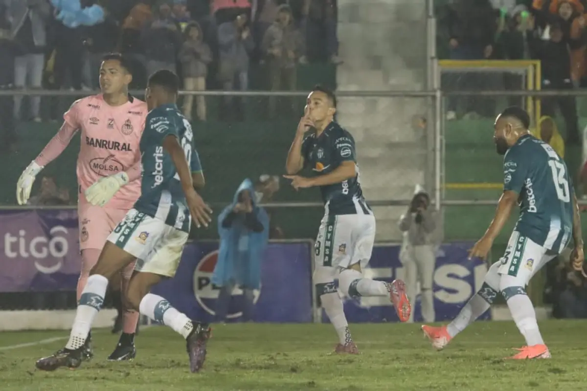 Antigua saca ventaja en la ida de la final del Apertura 2025