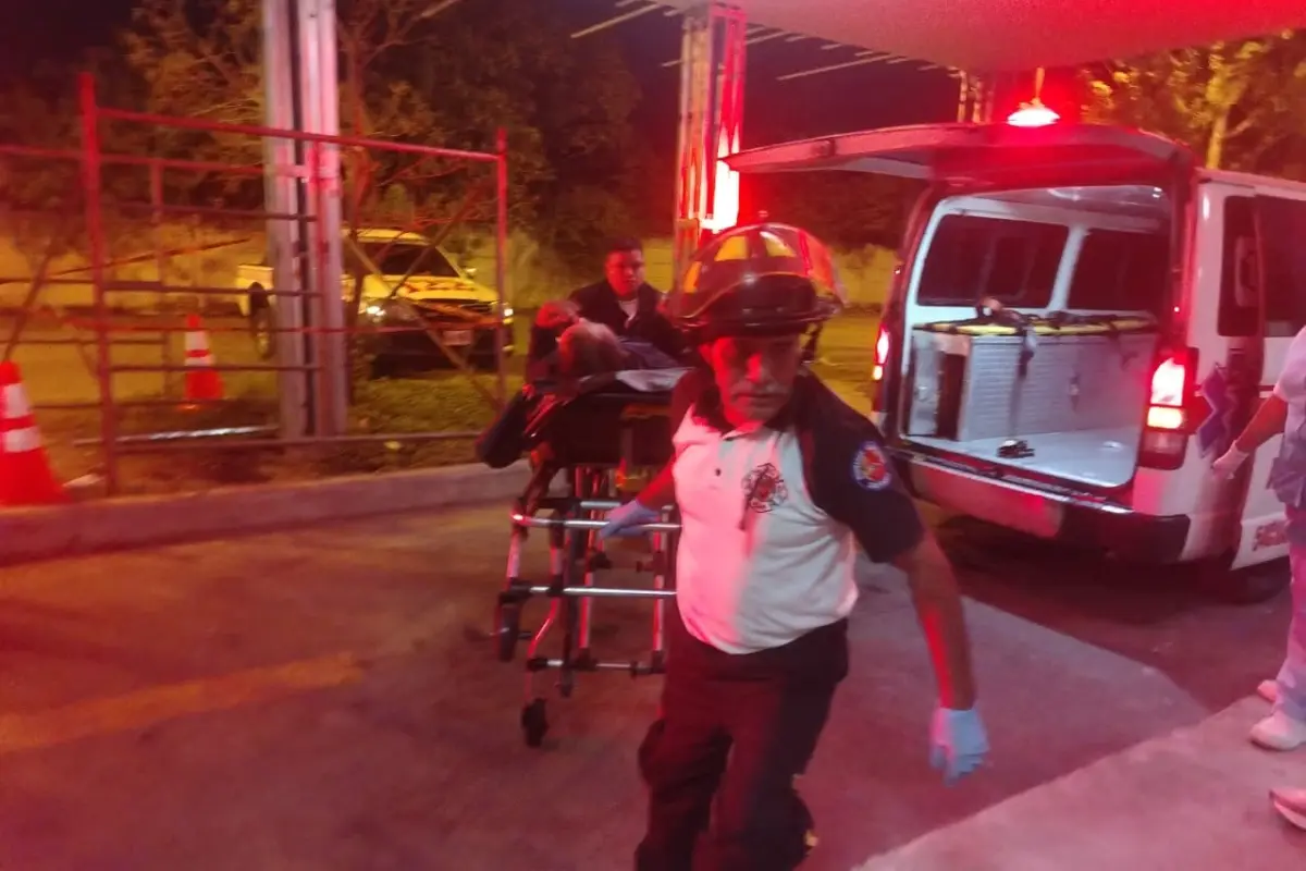 Un incente en San Miguel Petapa dejó tres personas heridas y una fallecida., Foto Bomberos Voluntarios