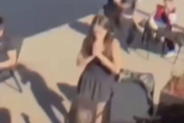 ¡Video! Golpea a su novia por rechazar su propuesta de matrimonio y ella lo noquea