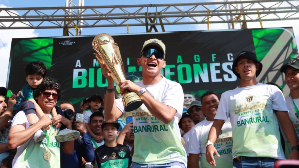 Apertura 2025: Caravana de Antigua G. F. C.  | Alex Meoño 