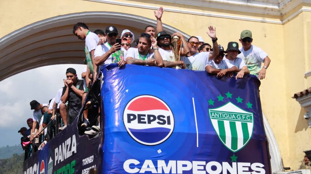 Apertura 2025: Caravana de Antigua G. F. C.  | Alex Meoño 