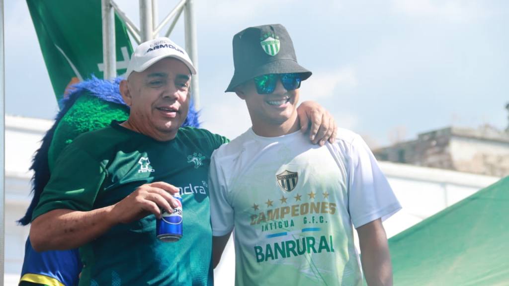 Apertura 2025: Caravana de Antigua G. F. C.  | Alex Meoño 