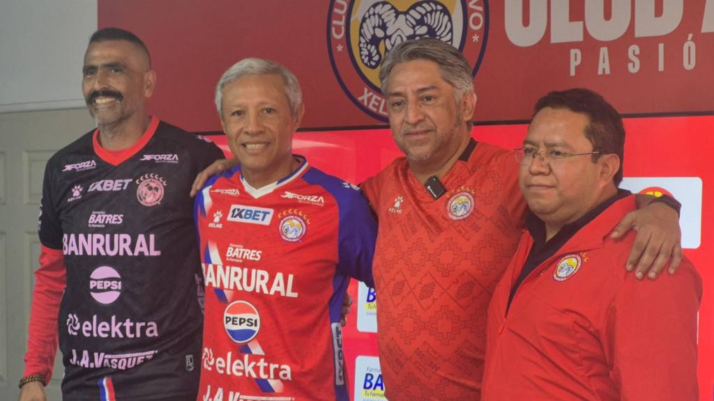 Presentación de Roberto Hernández con Xelajú M. C.  | Wilber Colloy 