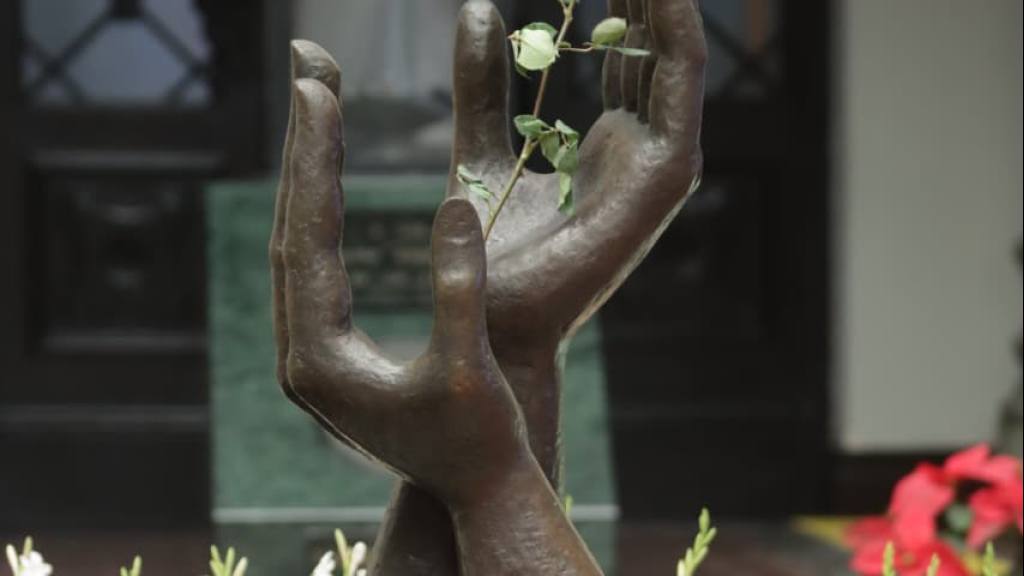 Distinción del Cambio de la Rosa a la FAFG. | Foto Alex Meoño