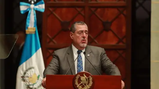 El presidente, Bernardo Arévalo se pronunció por la tragedia ocurrida en la ruta Interamericana. ,Foto Alex Meoño