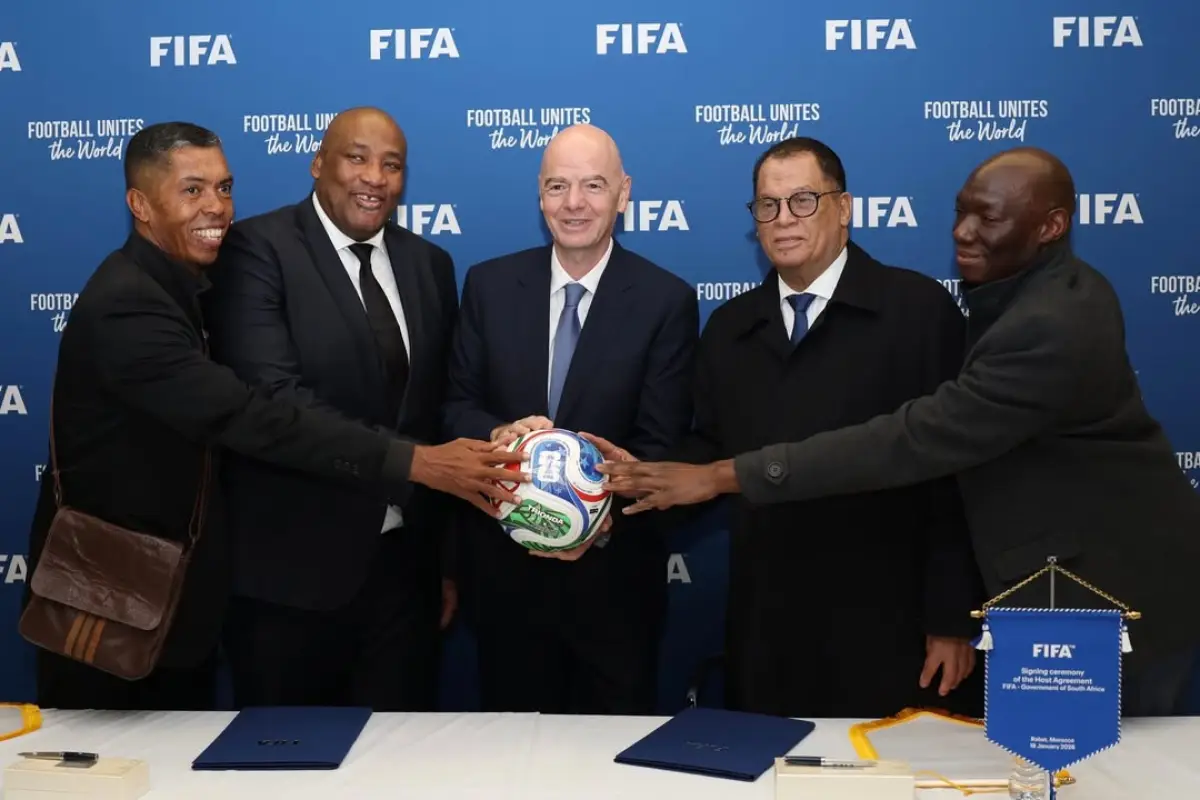 Gianni Infantino, presidente de la FIFA; tras una reunión con autoridades de la COSAFA - instagram @gianni_infantino