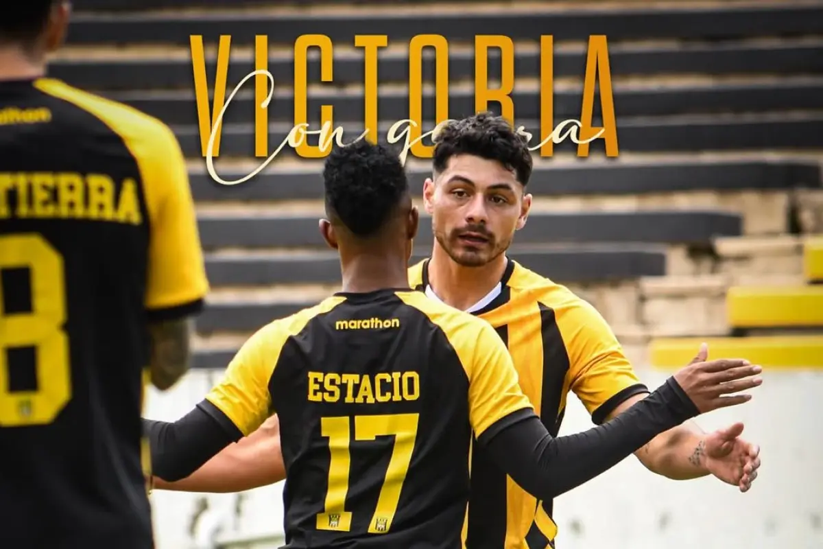 Darwin Lom se estrena con el The Strongest - instagram @clubstrongest