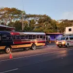 Cuatro heridos en ataque armado dentro de un bus en ruta al Pacíficot