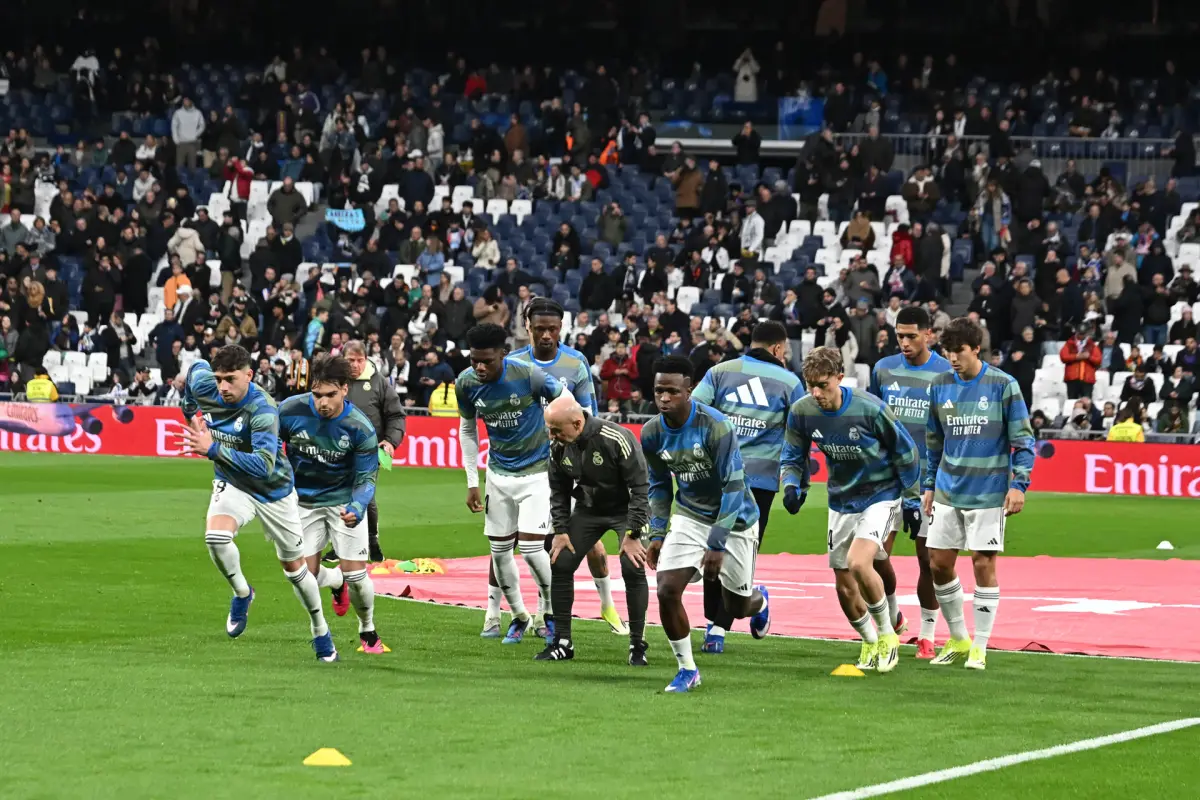 Calentamiento del Real Madrid previo al juego ante el Levante - EFE