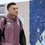 Mbappé rompe el silencio sobre el estado de su rodillat