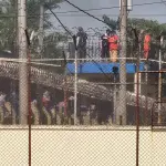 Realizan exhibición personal por siete guardias tomados como rehenes en Renovación 1t