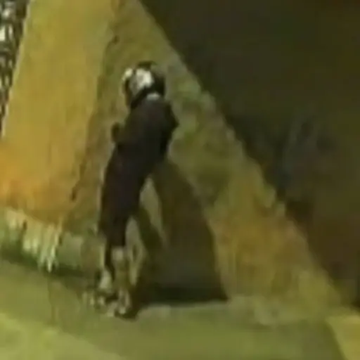 Granada estalla en manos de extorsionador. ,Captura de pantalla video de Facebook.