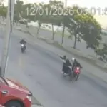 VIDEO. Sujeto intenta robar motocicleta a mano armada y termina baleado por su víctimat