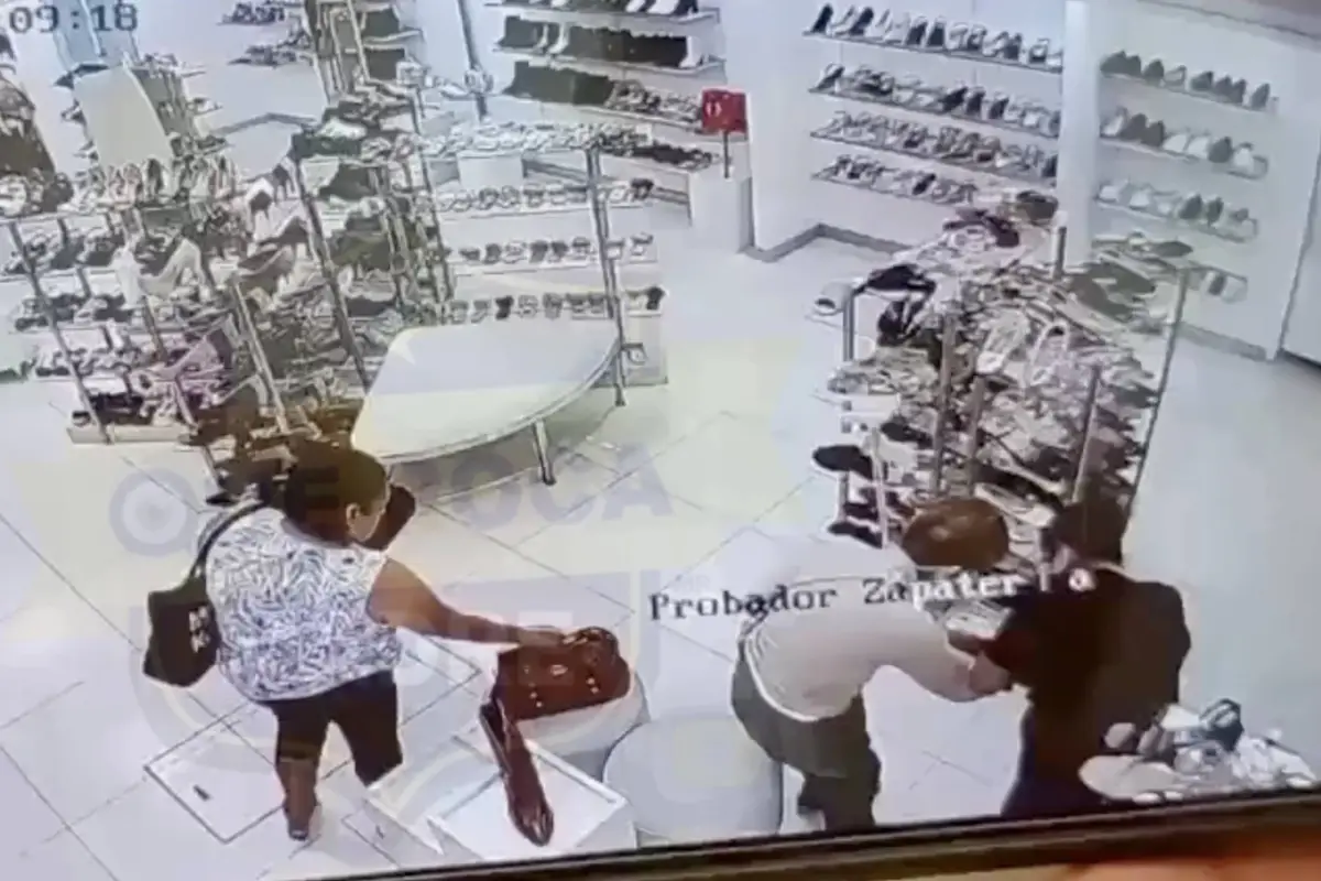 Video capta robo en zapatería de Tampico., Captura de pantalla video de X.