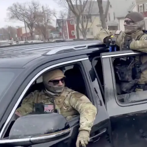 Polémica en EE. UU. por uso de fuerza letal del ICE contra automovilistas. ,Redes sociales.