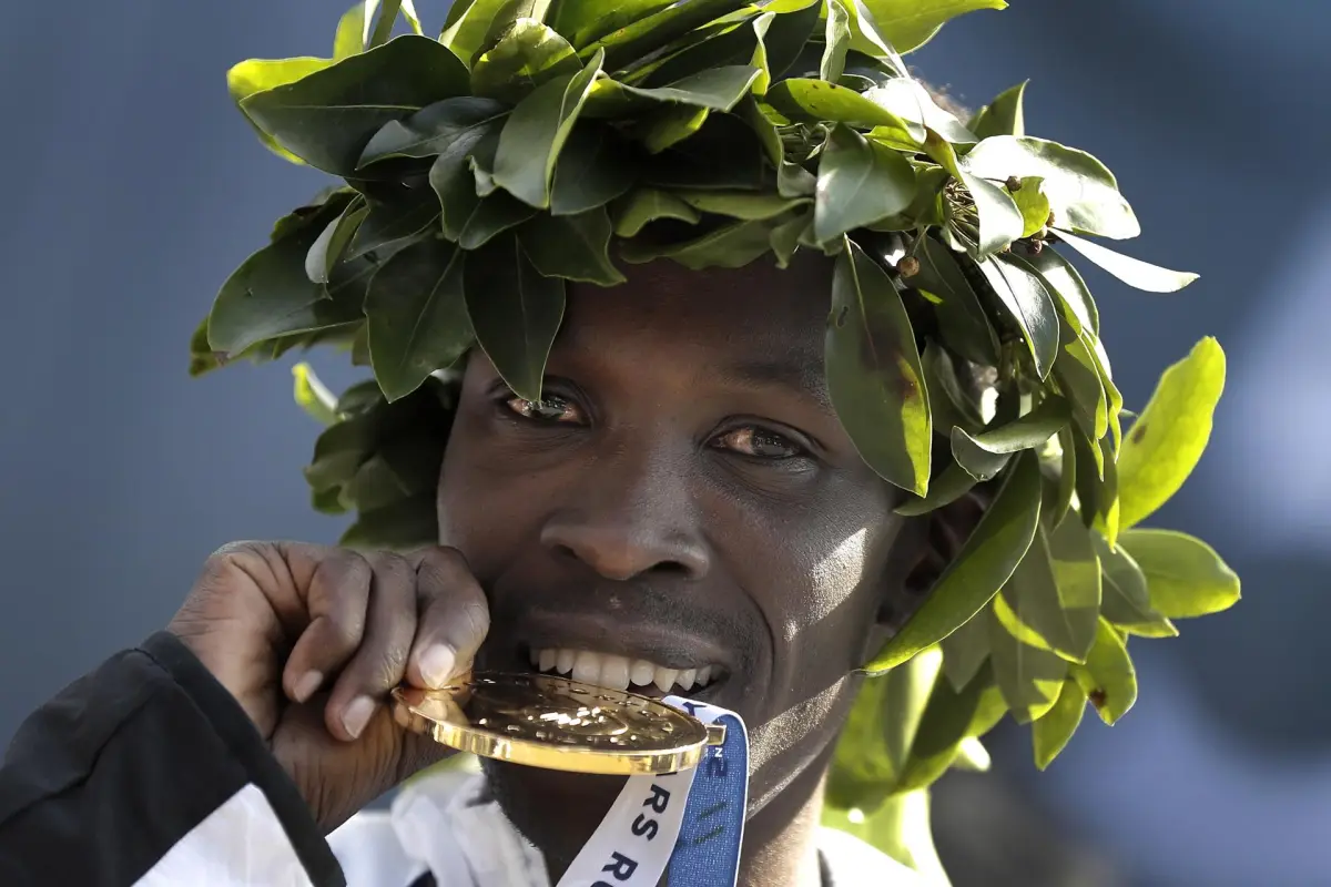 Albert Korir, ganador del Maratón de Nueva York en 2021 fue suspendido por dopaje - EFE