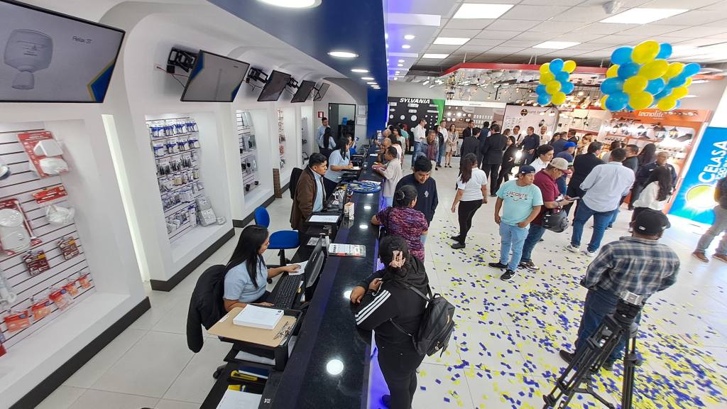 Celasa inaugura sede en Boca del Monte  | Omar Solís