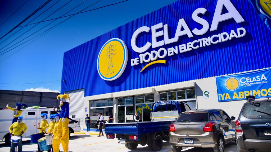 Celasa inaugura sede en Boca del Monte  | Omar Solís