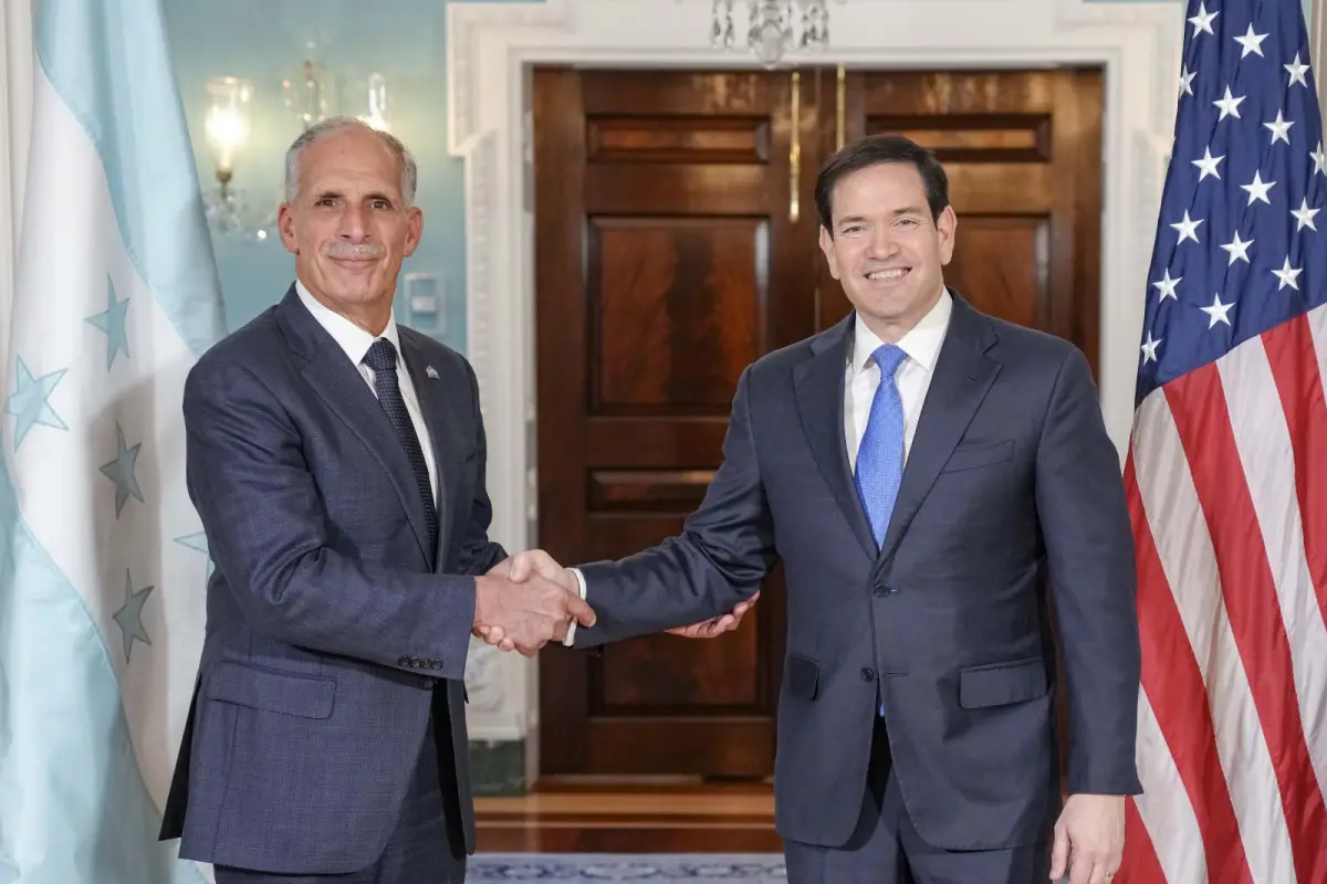 secretario de Estado de EE.UU., Marco Rubio, se reunió en privado este lunes con el presidente electo de Honduras, Nasry "Tito" Asfura, Foto Cortesía