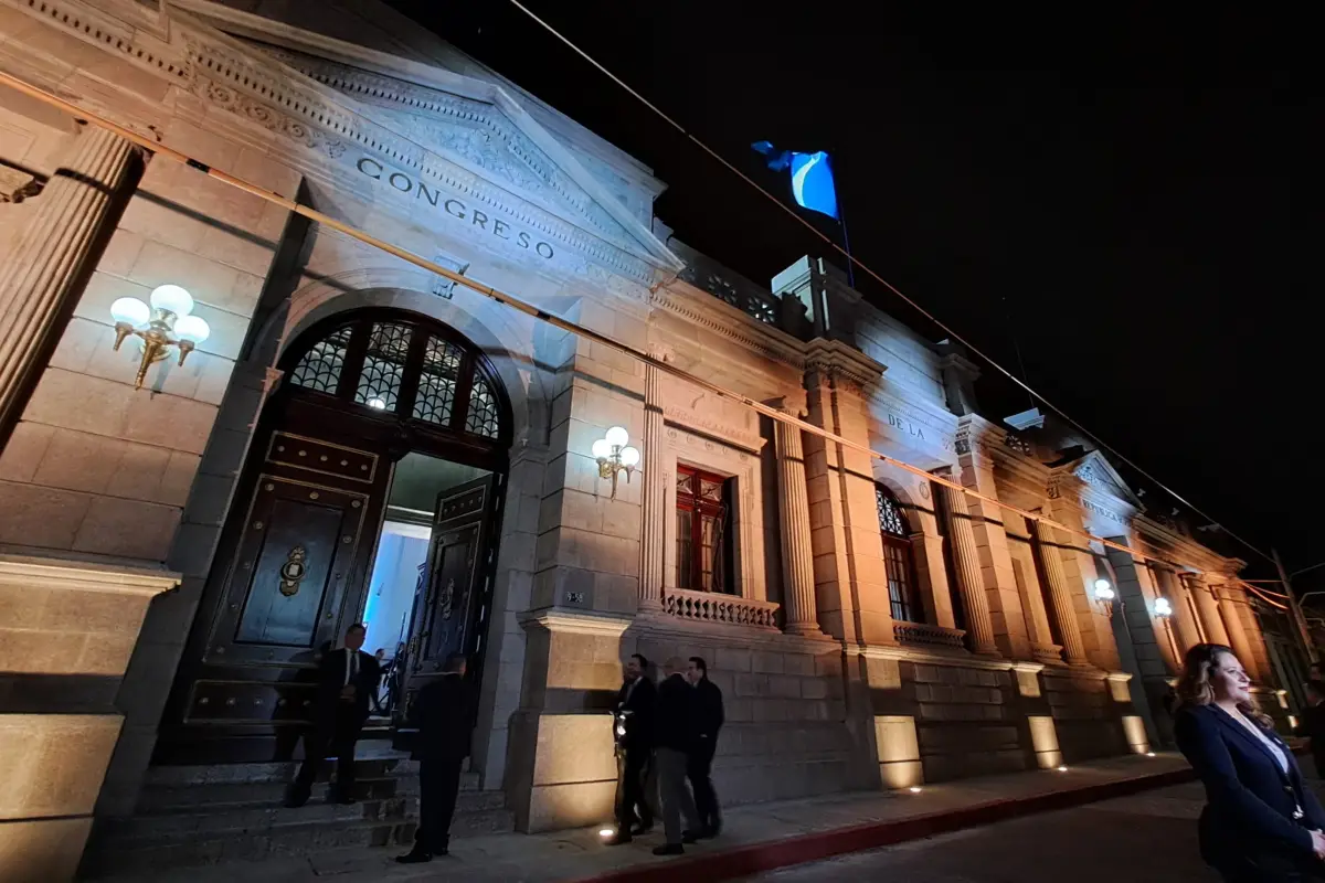 Así se observa el frontispicio del Congreso de la República, Foto Omar Solís