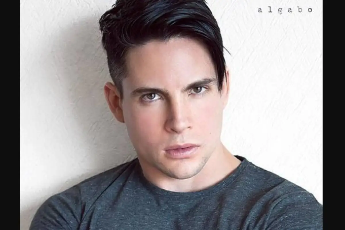 adrián cue, Instagram