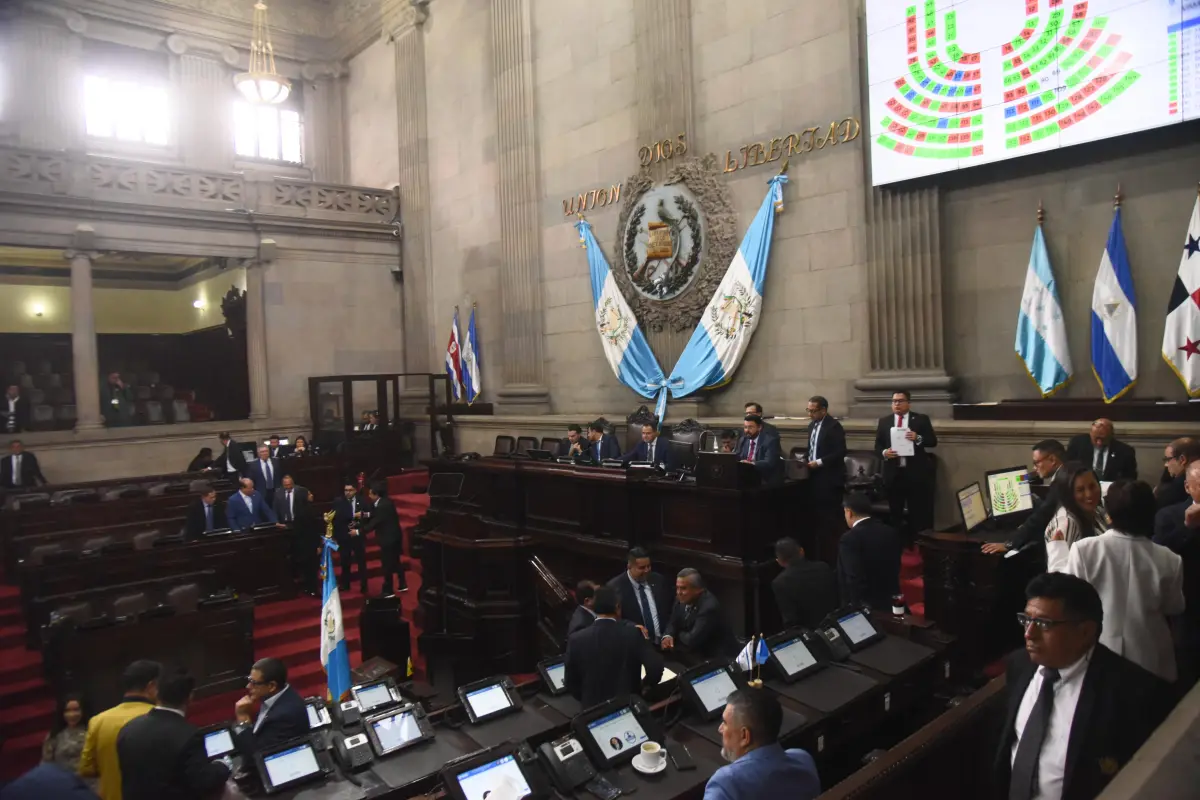 Sesión extraordinaria en el Congreso de la República de Guatemala el martes 13 de enero., Omar Solís/Emisoras Unidas
