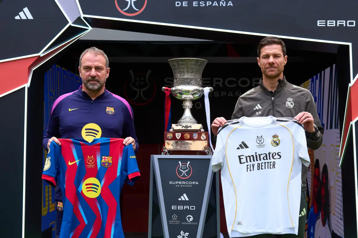 Hansi Flick y Xabi Alonso previo a la final de la Supercopa de España - RFEF