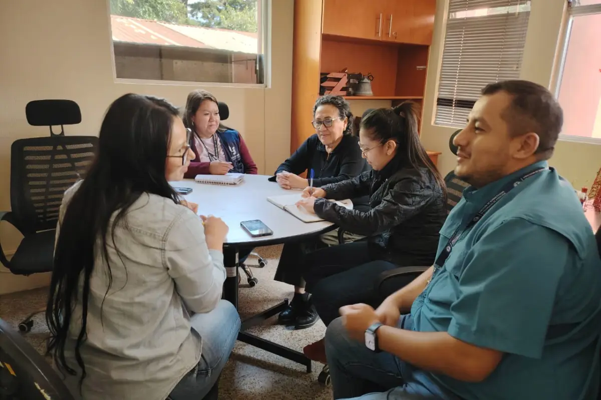 El personal de la Defensoría de la Salud de la PDH, en reunión de trabajo por el caso de brotes de sarampión., PDH de Guatemala