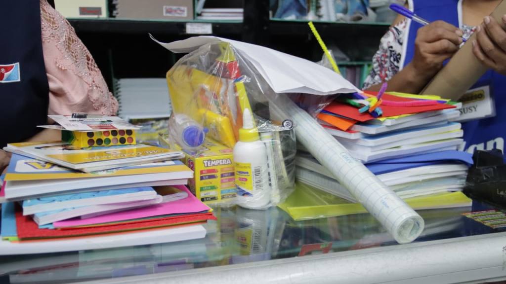 Librerías agilizan la atención de cara al ciclo escolar 2026 | 