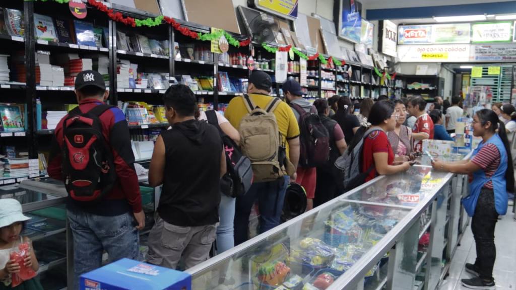 Librerías agilizan la atención de cara al ciclo escolar 2026 | 