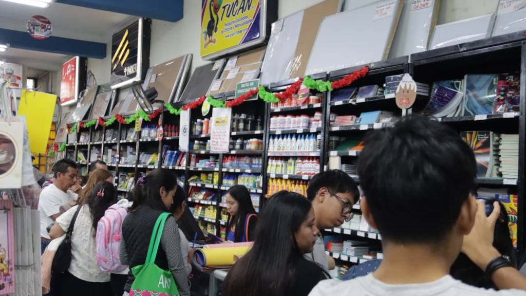 Librerías agilizan la atención de cara al ciclo escolar 2026 | 