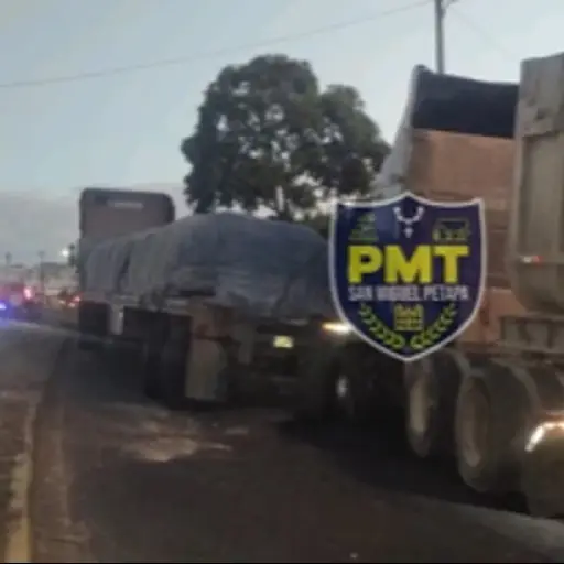 Las autoridades confirmaron que el accidente solo dejó daños materiales. ,Captura de pantalla.