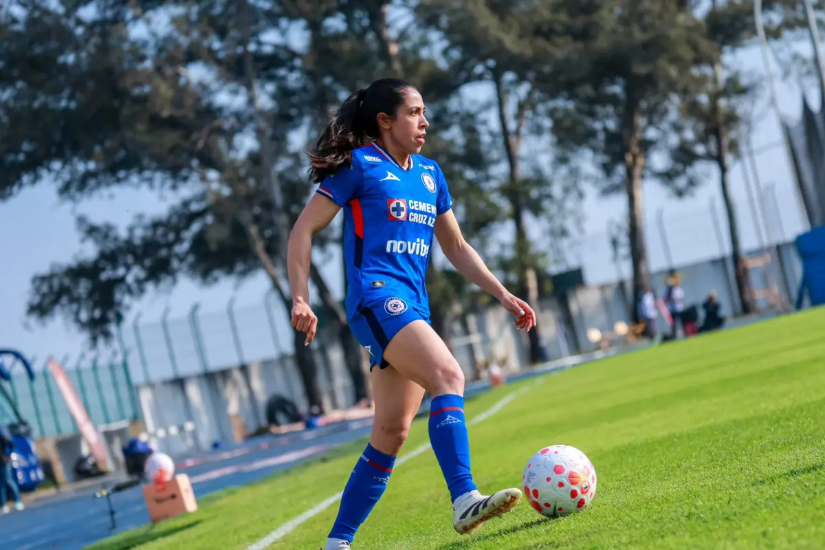 Ana Lucía Martínez en un partido del Cruz Azul Femenino - Cruz Azul