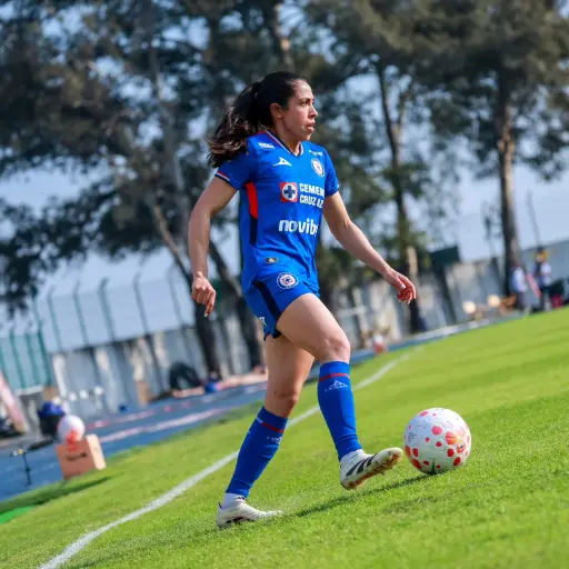 Ana Lucía Martínez en un partido del Cruz Azul Femenino - Cruz Azul