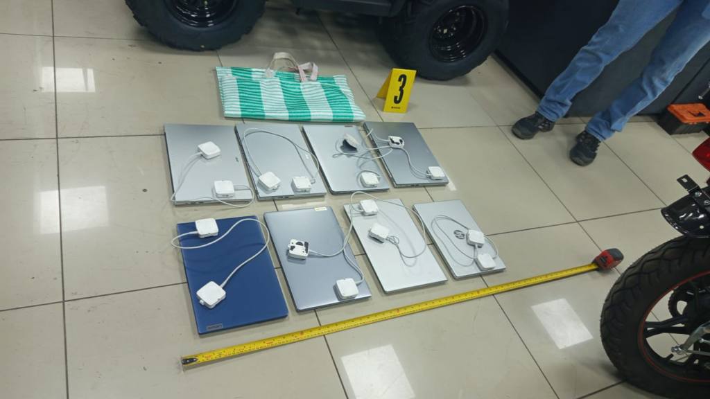 Saqueadores habían cargado con más de Q100 mil en mercadería  | PNC de Guatemala