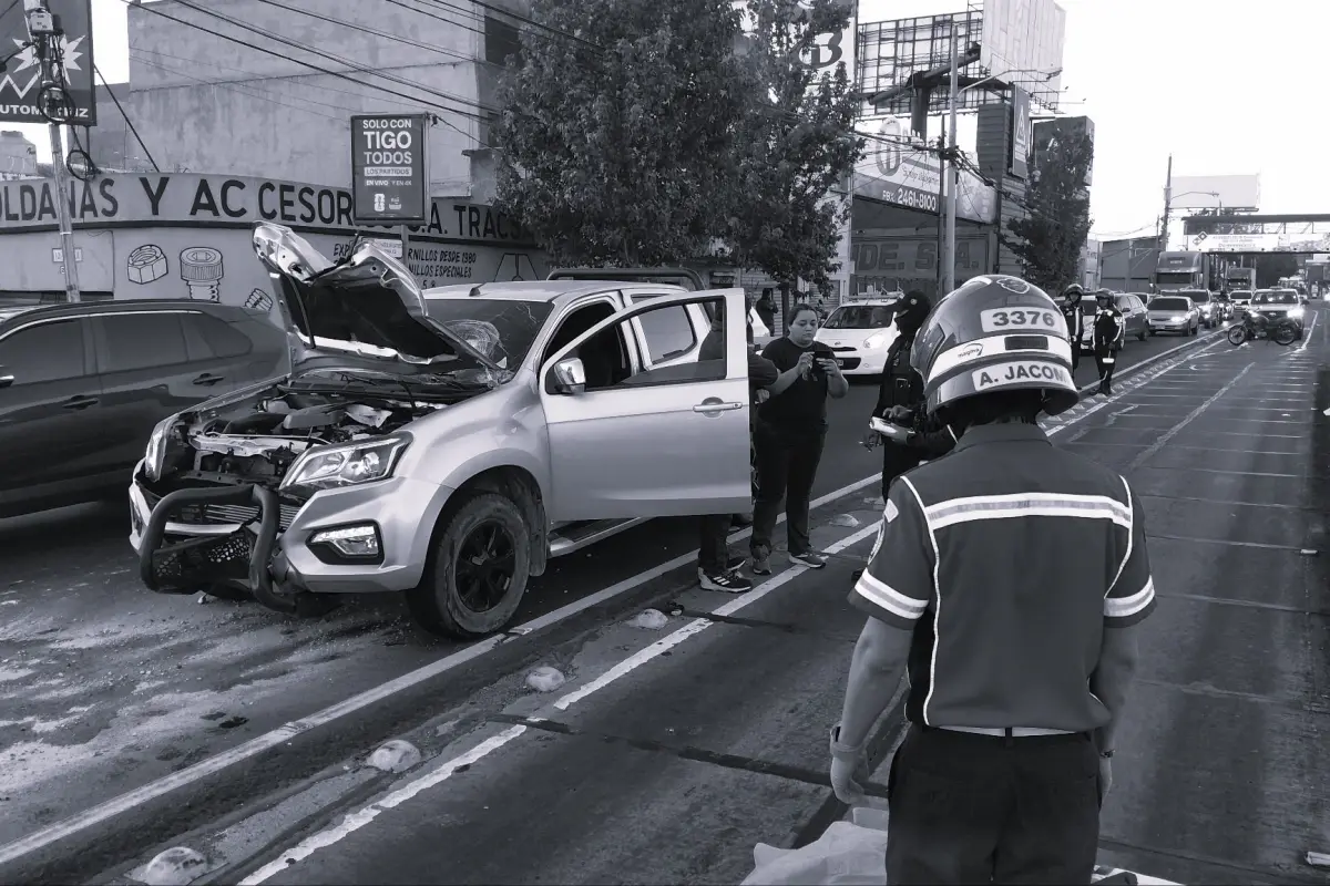 El accidente ocurrió en la pista que va hacia la zona 1., Bomberos Municipales. 