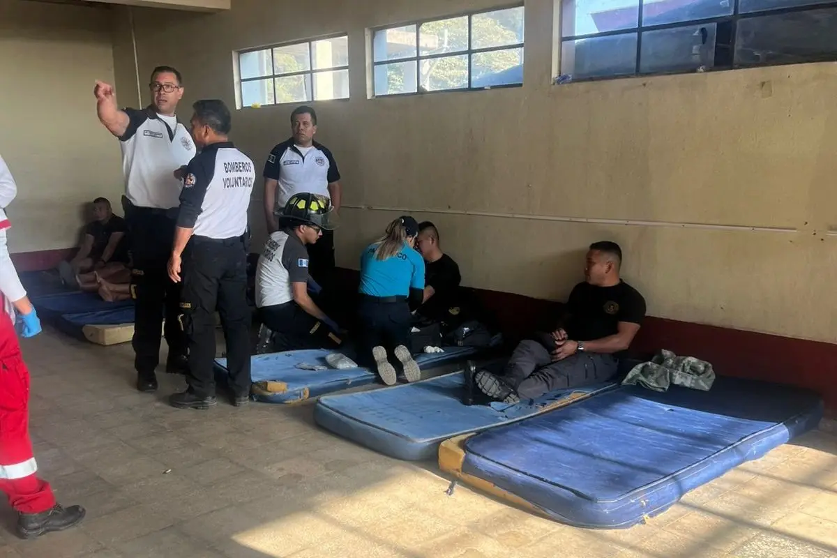 Bomberos Voluntarios dieron atención a los rehenes de Fraijanes II., Bomberos Voluntarios.