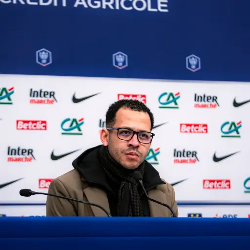 Liam Rosenior, nuevo director técnico del Chelsea - RC Strasbourg