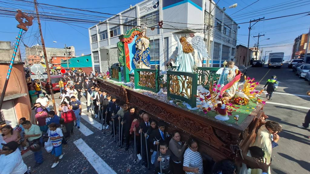 Cortejo procesional de la Virgen de los Reyes | Foto Omar Solís