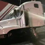 Anuncian cierre temporal de carriles tras accidente de tráiler en Villa Nuevat