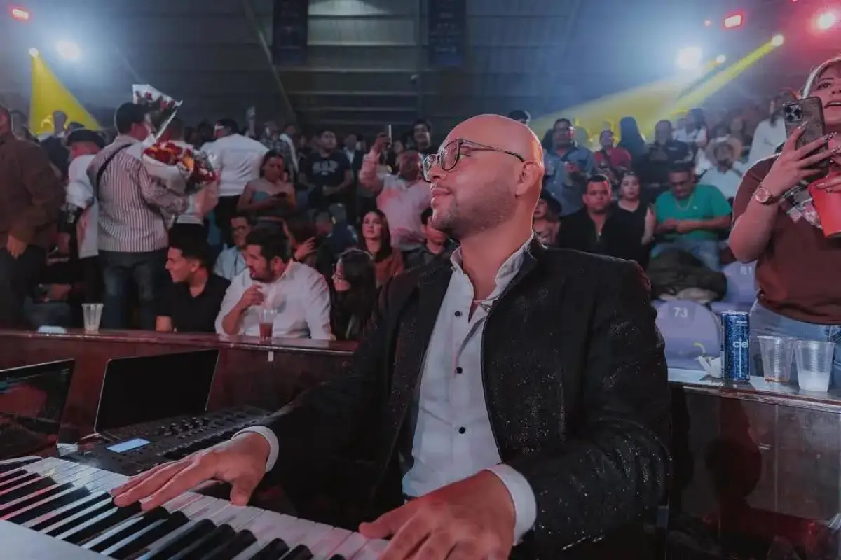 Gerson Leos, Banda MS, Facebook