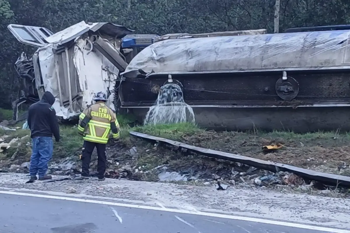camión cisterna volcado, accidente en Km. 104 de ruta Interamericana